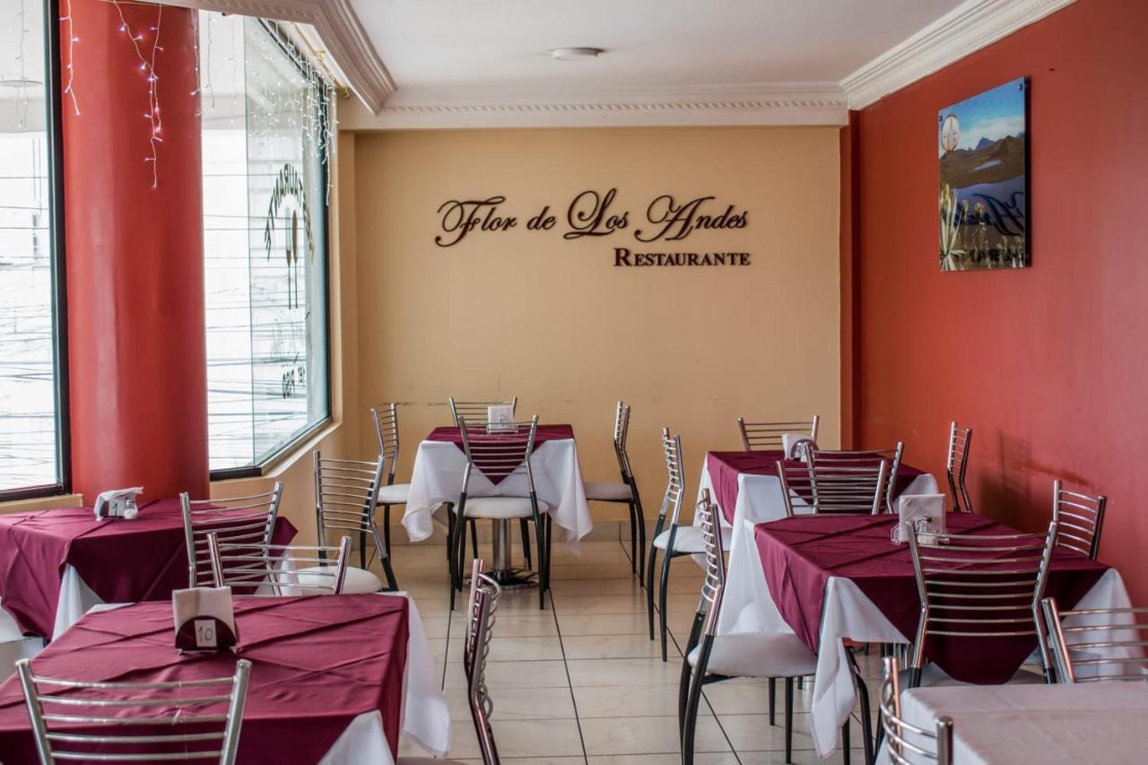 Hotel Flor De Los Andes Tulcan Exterior photo