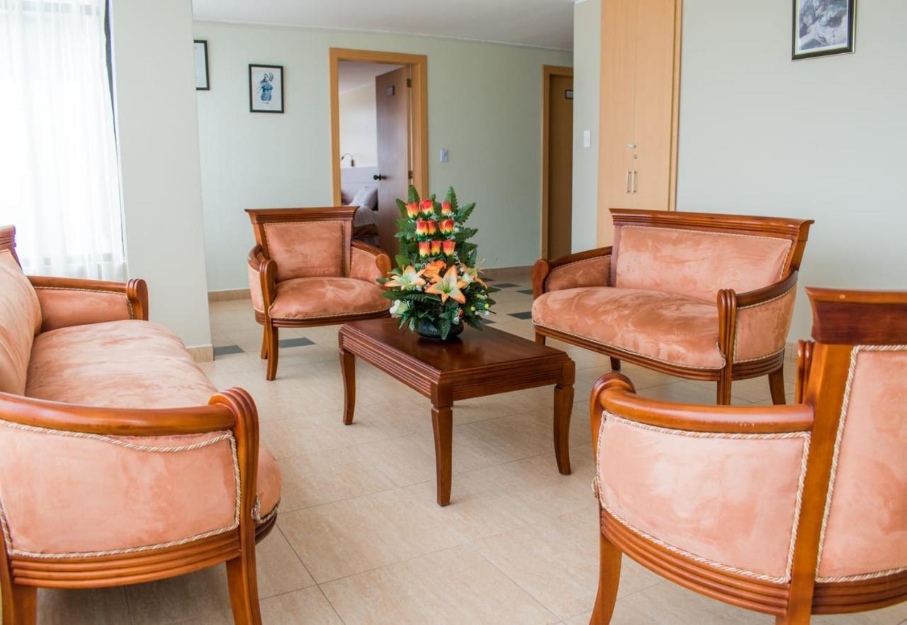 Hotel Flor De Los Andes Tulcan Exterior photo